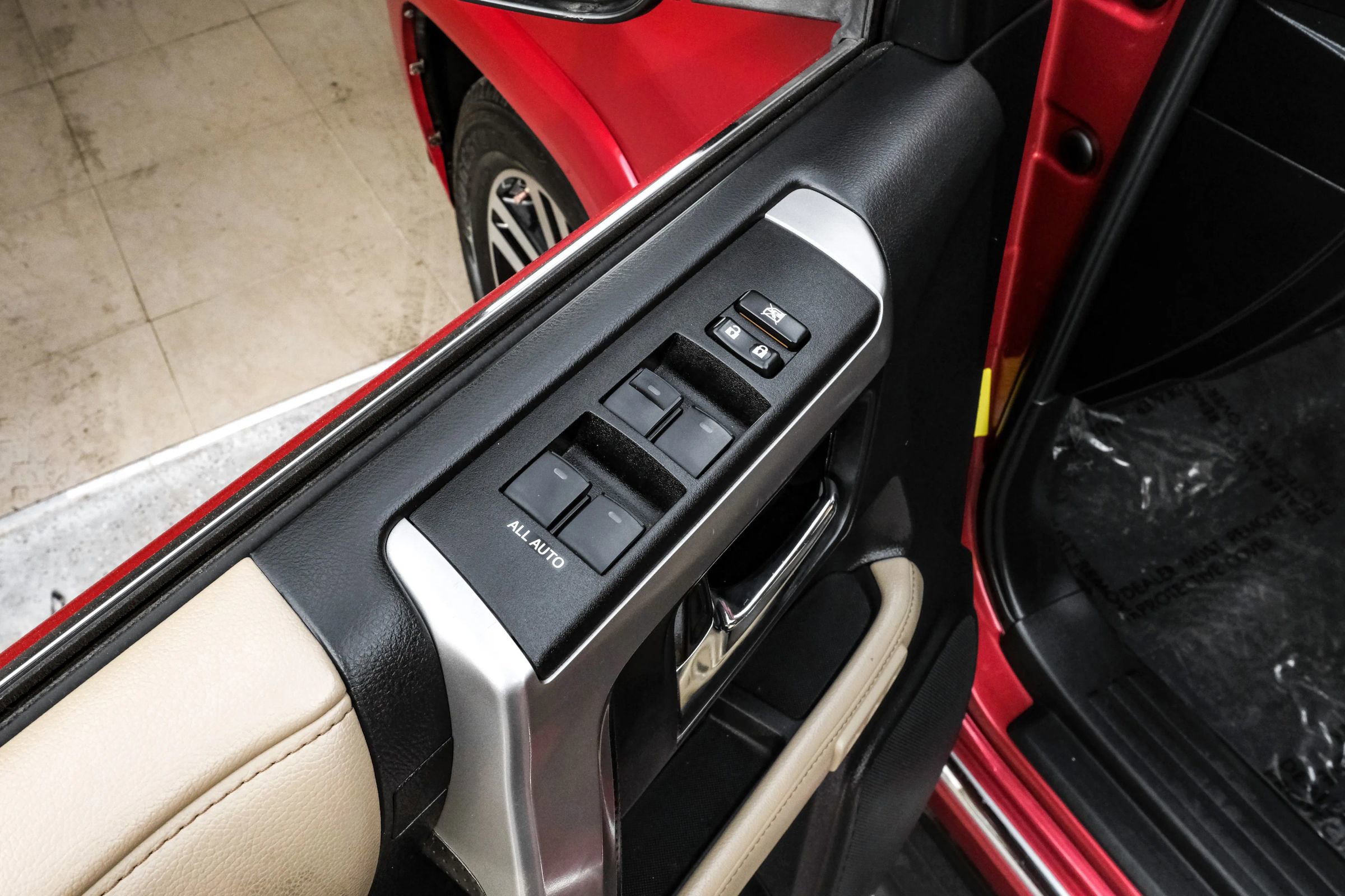 Used 2014 Toyota 4Runner Limited image 46