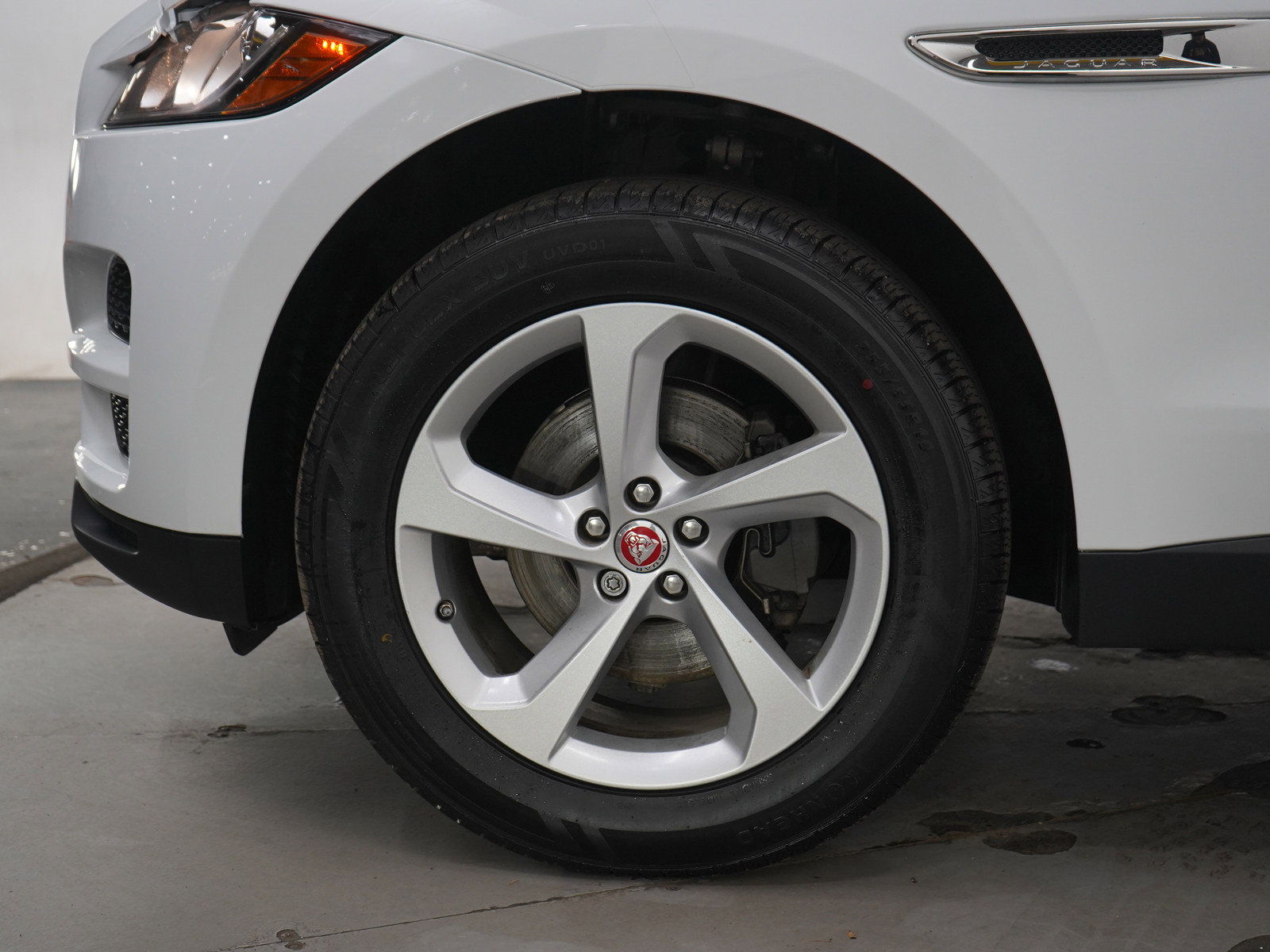 Used 2020 Jaguar F-PACE Premium image 30