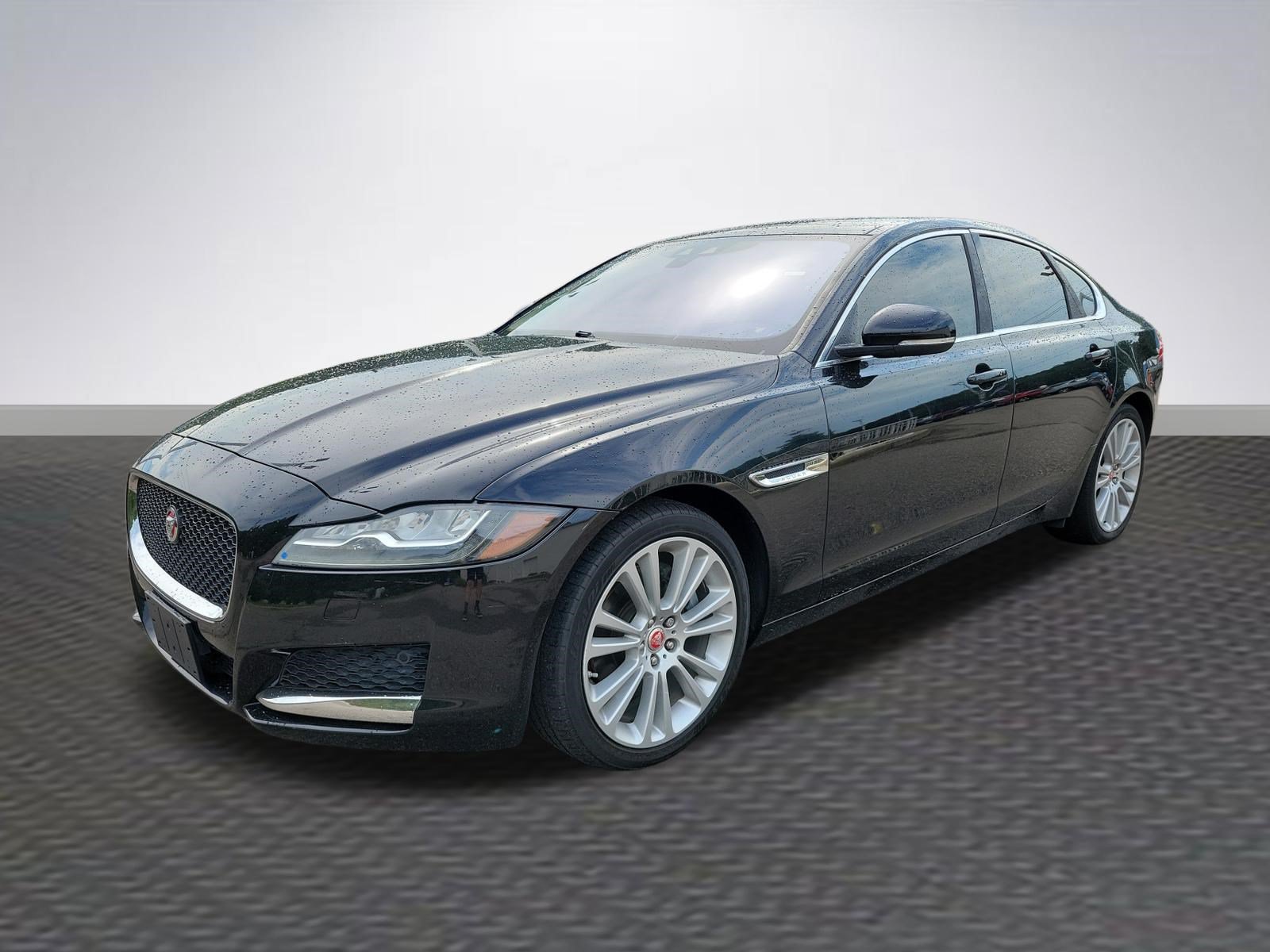 Used 2020 Jaguar XF Premium AWD/4WD image 3