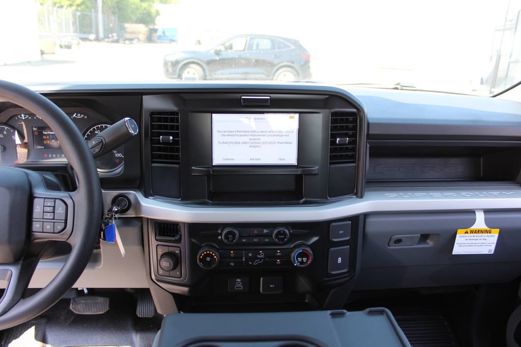 New 2026 Ford F250 XL w/ XL Chrome Package AWD/4WD image 16