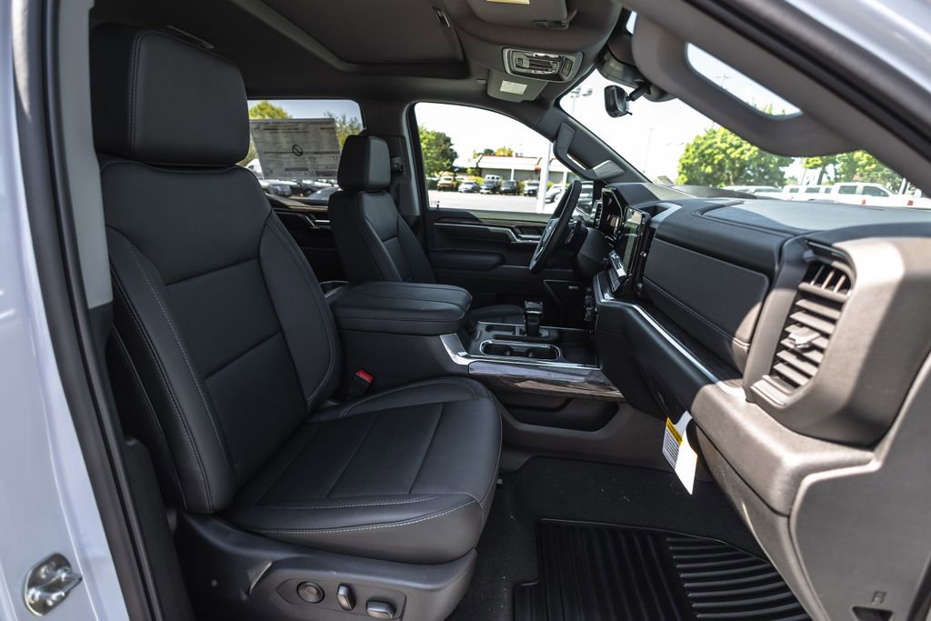 New 2026 Chevrolet Silverado 1500 LTZ w/ Technology Package AWD/4WD image 34