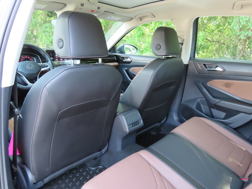 Used 2025 Volkswagen Jetta SEL FWD image 24