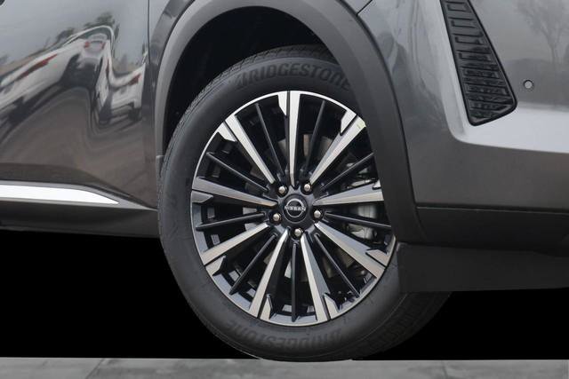 New 2026 Nissan Pathfinder Platinum AWD/4WD image 3