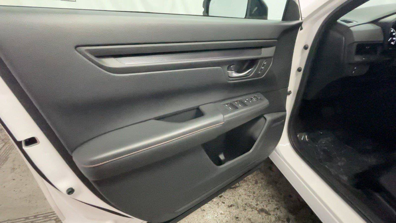 Used 2025 Honda CR-V Sport-L image 29