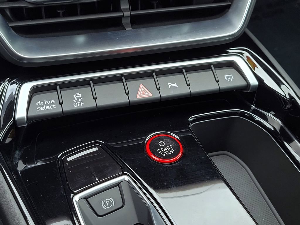 Used 2024 Audi e-tron GT Premium Plus image 24