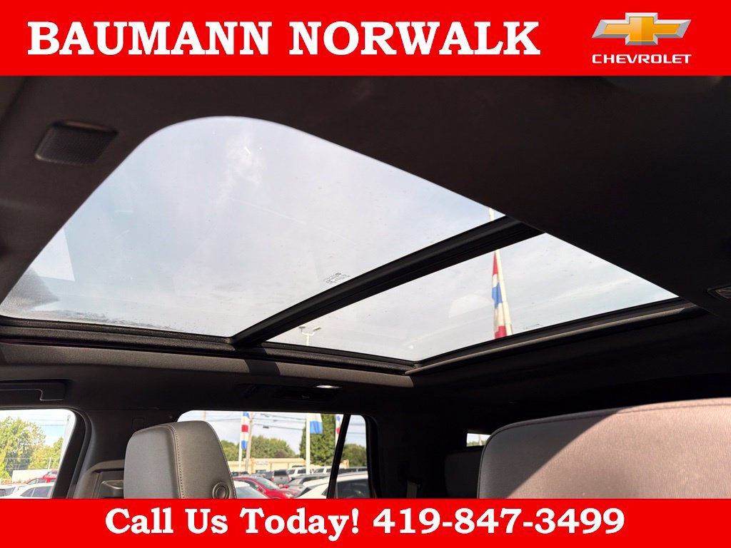 Used 2021 Chevrolet Tahoe LT w/ LT Signature Package AWD/4WD image 2