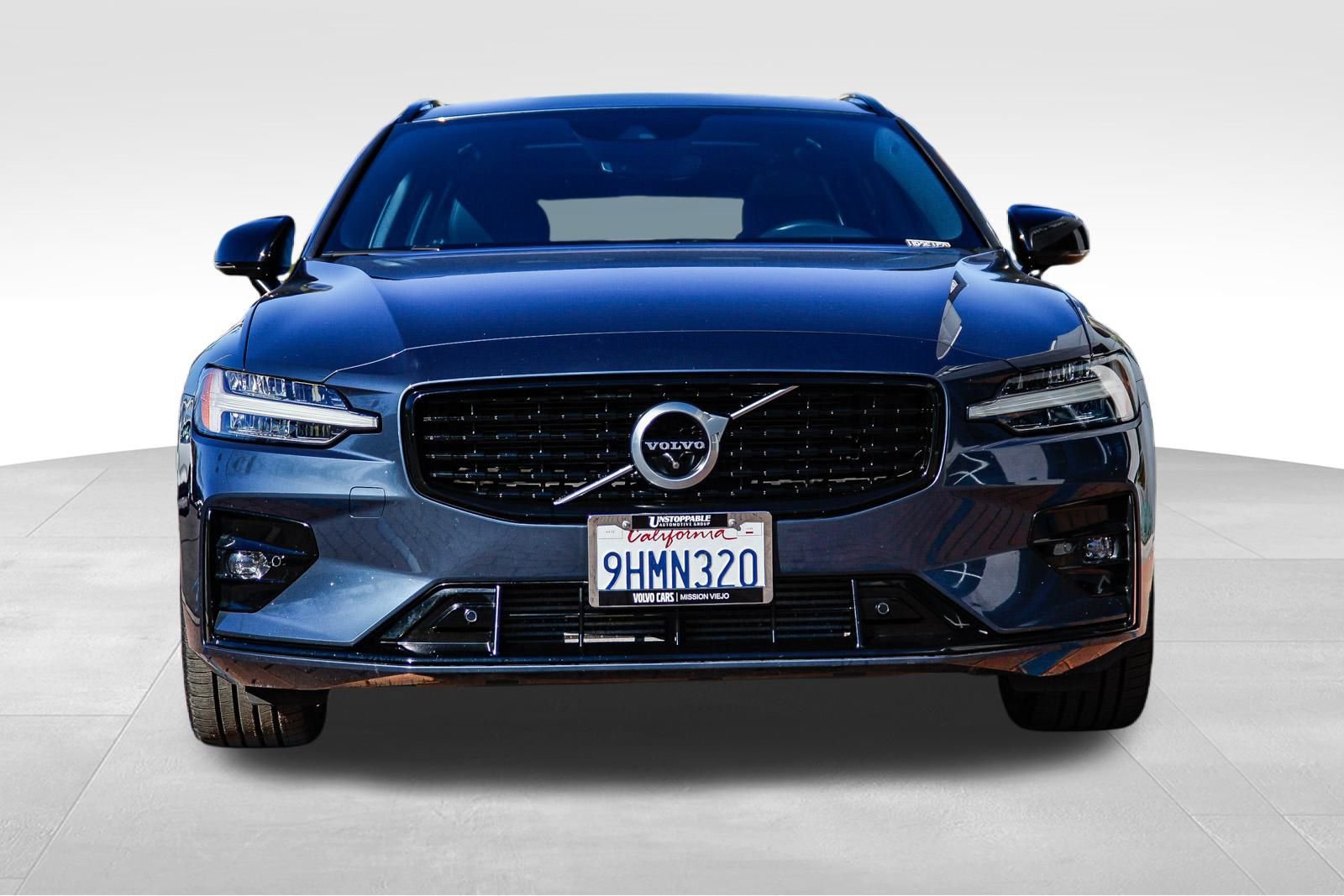 Used 2021 Volvo V60 T6 R-Design w/ Advanced Package image 2