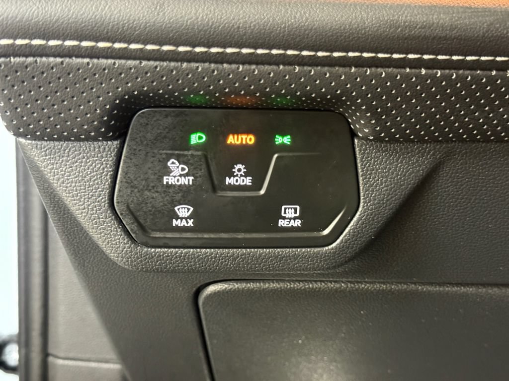 Used 2024 Volkswagen Atlas SEL AWD/4WD image 21