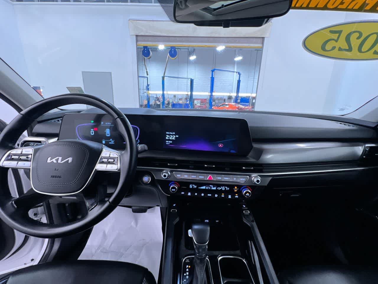 Used 2025 Kia Telluride S FWD image 23