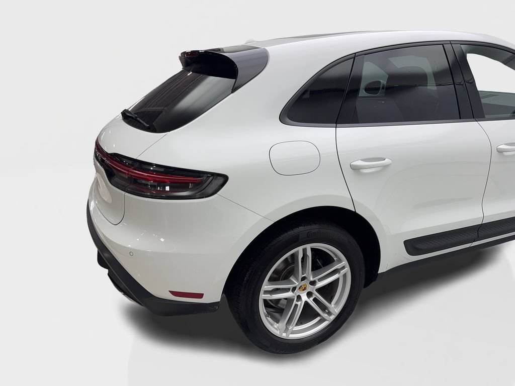 Used 2022 Porsche Macan AWD/4WD image 16