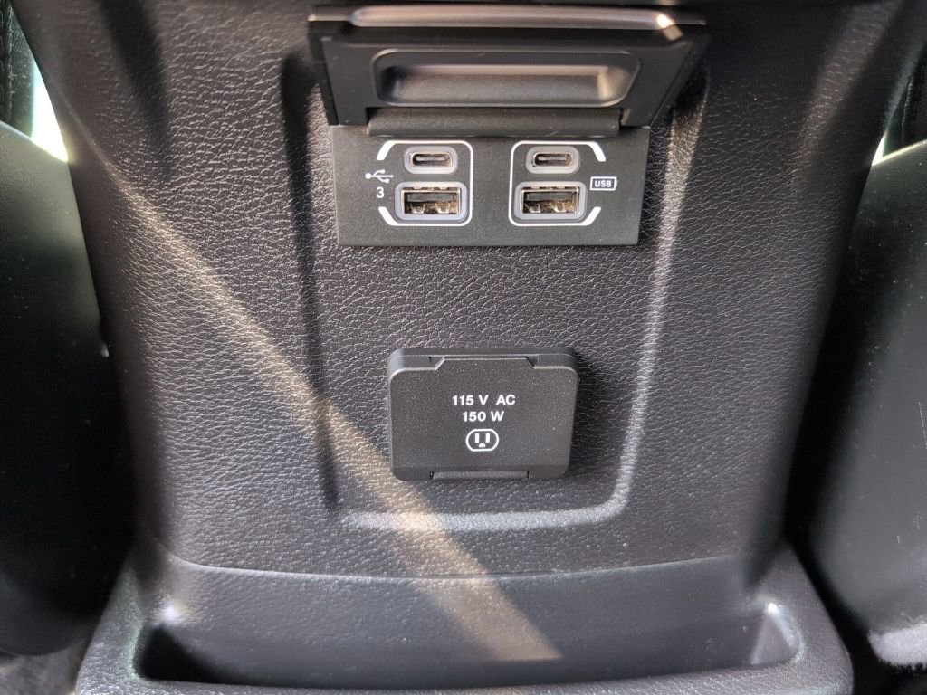 Used 2020 Jeep Wrangler Unlimited Sahara w/ Dual Top Group AWD/4WD image 30