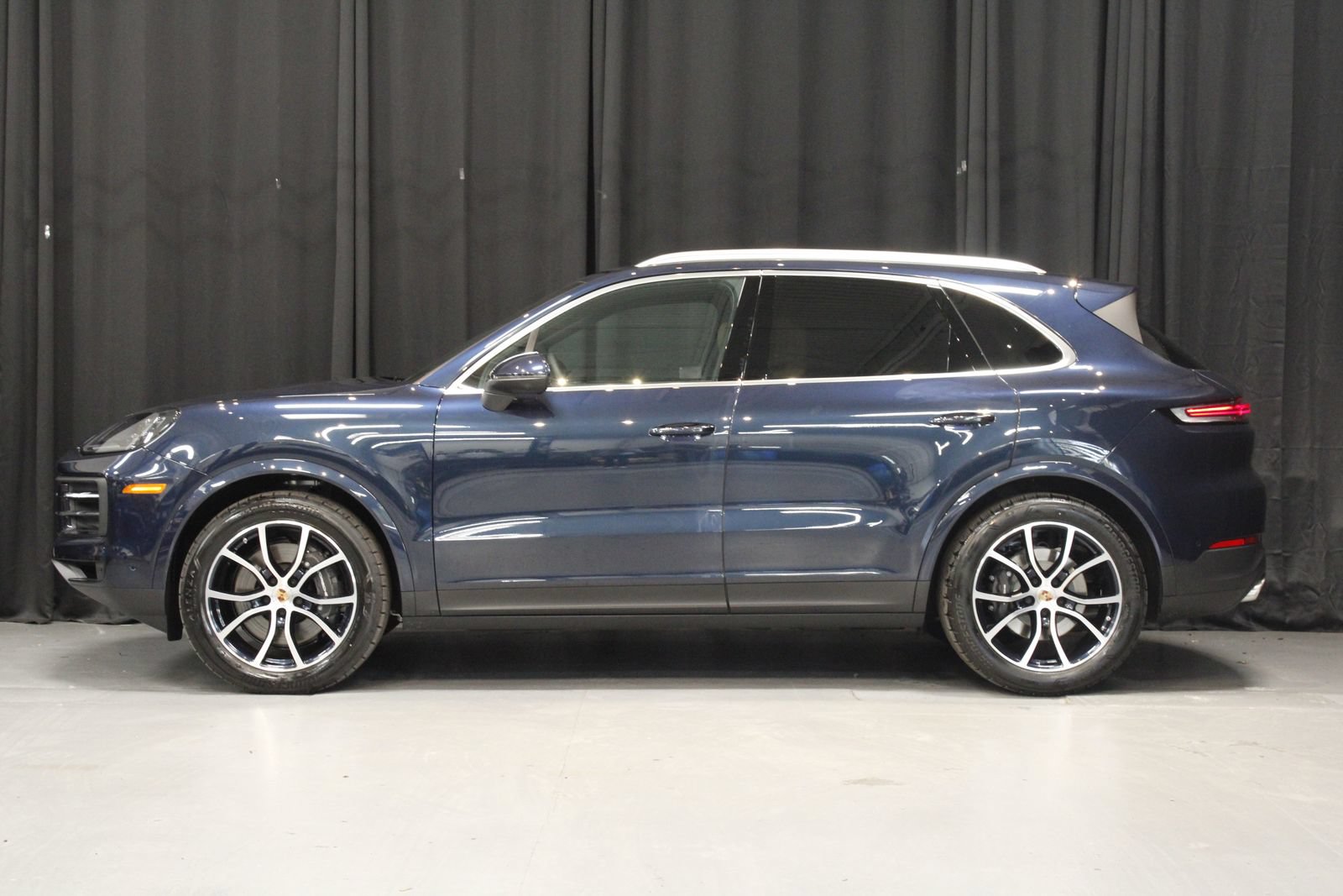 New 2026 Porsche Cayenne AWD/4WD image 2