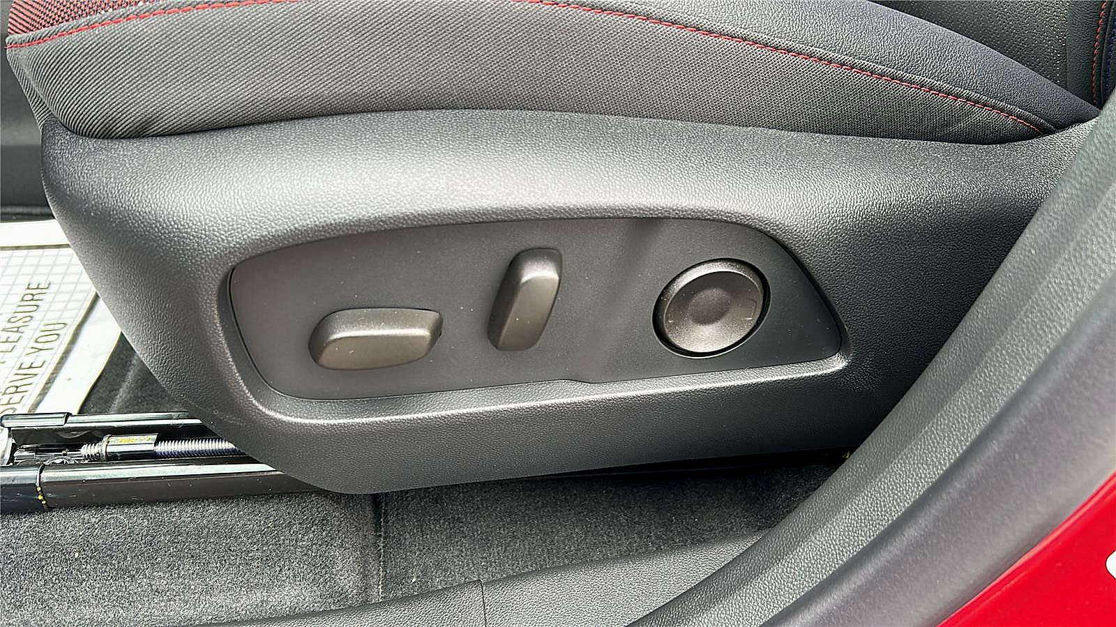 New 2026 Chevrolet Equinox RS w/ Convenience Package III FWD image 19