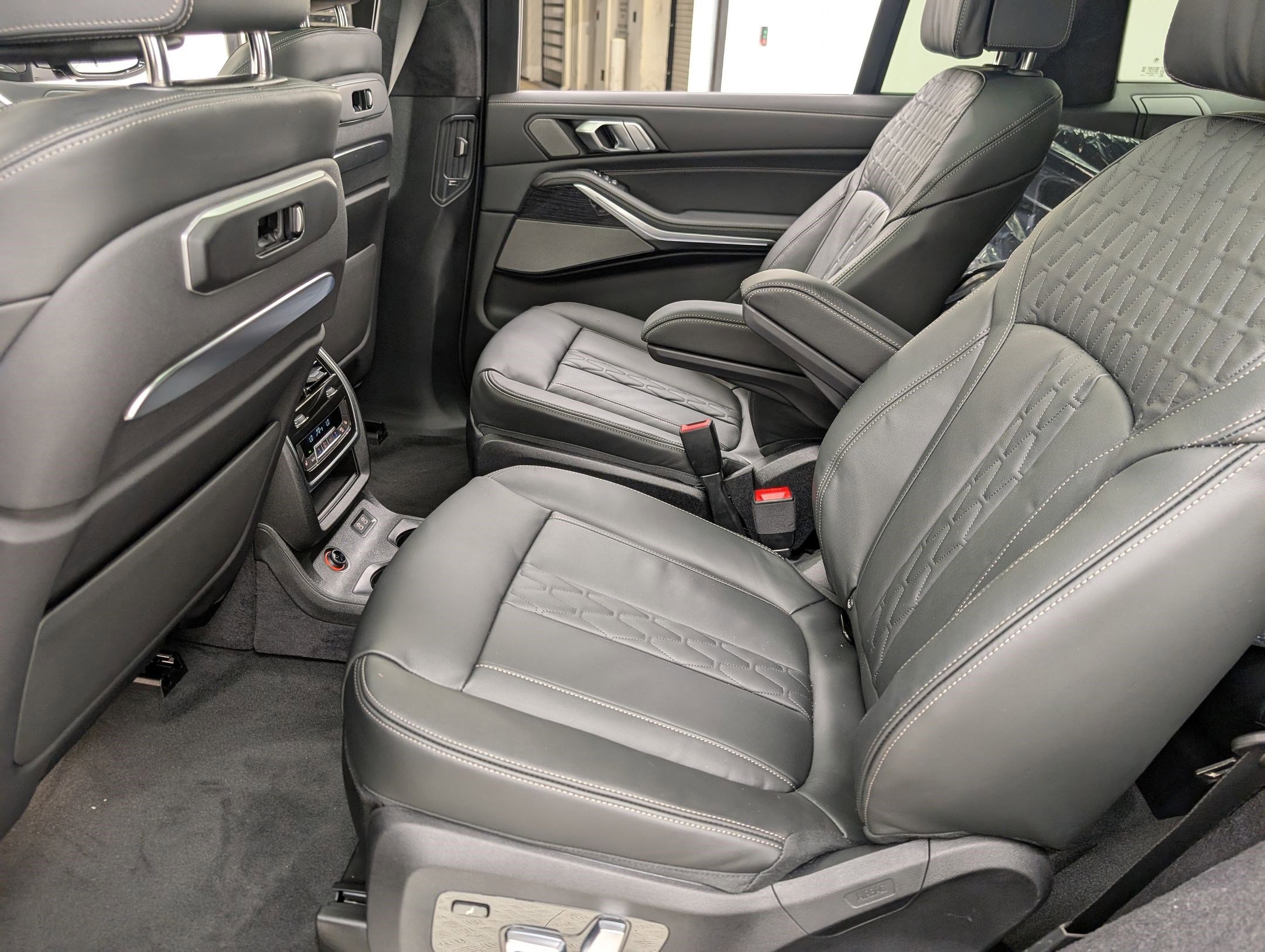 New 2026 BMW X7 xDrive40i w/ Executive Package image 15