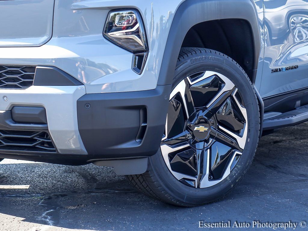 New 2026 Chevrolet Silverado EV LT image 5