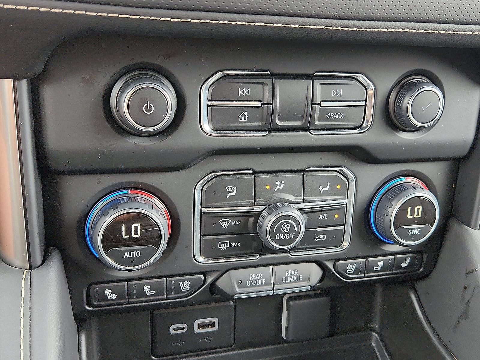 Used 2024 Chevrolet Tahoe Premier RWD image 20