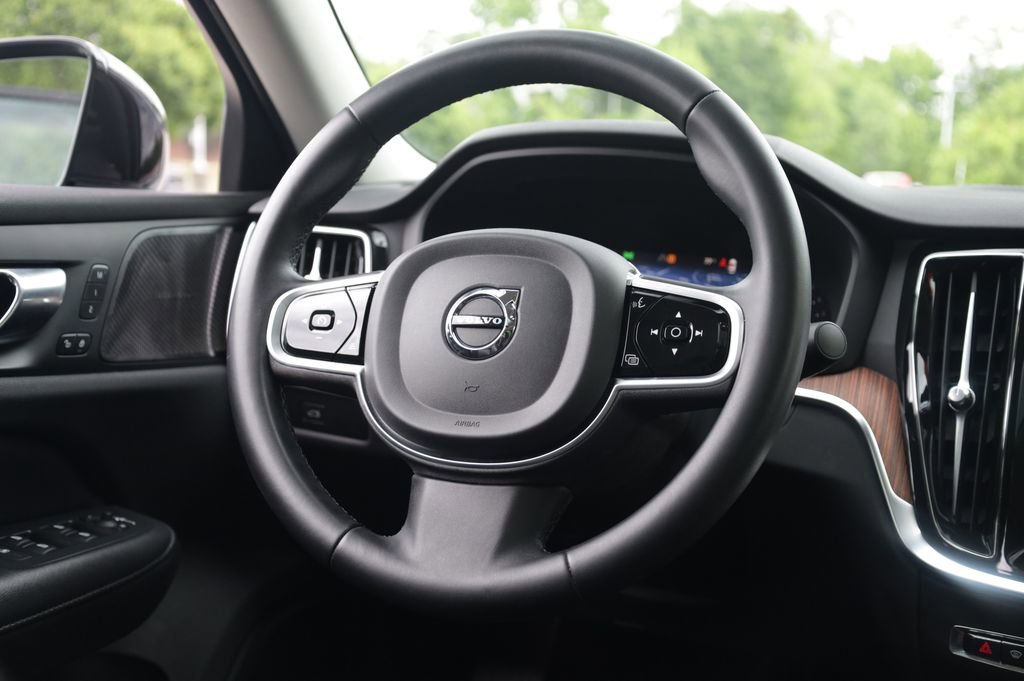 Used 2023 Volvo S60 B5 Plus w/ Climate Package FWD image 7