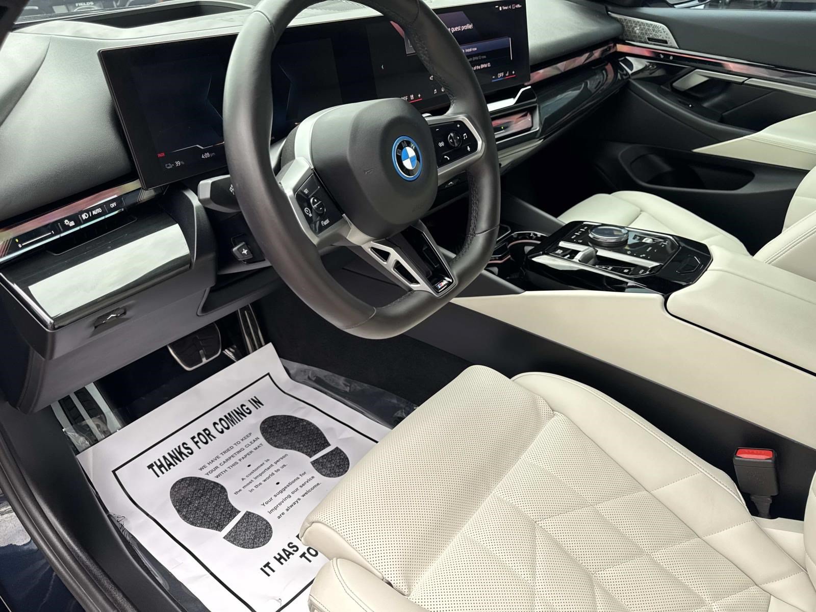 Certified 2025 BMW i5 xDrive40 w/ M Sport Package AWD/4WD image 21