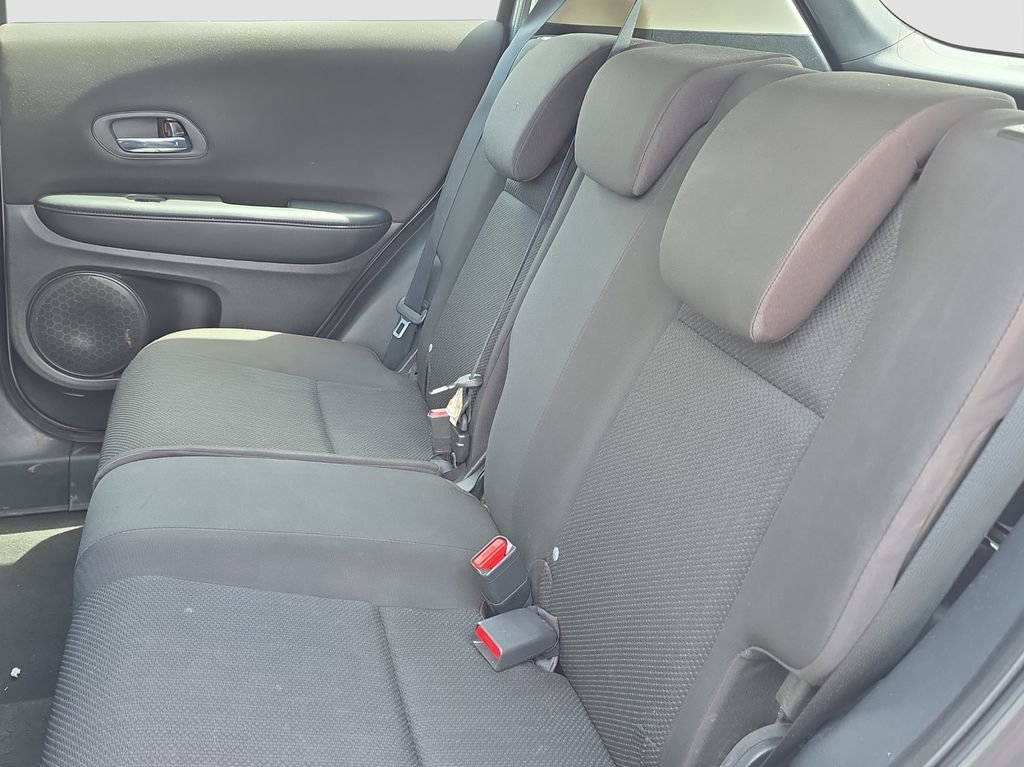 Used 2018 Honda HR-V LX image 12