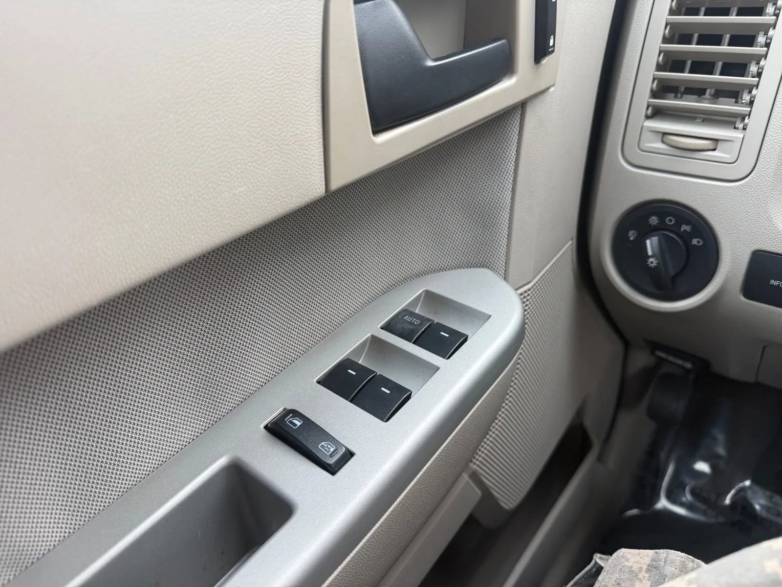 Used 2012 Ford Escape 4WD Hybrid image 16