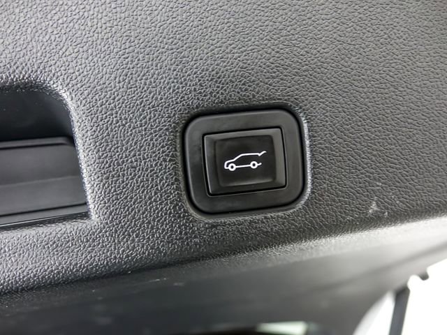 Used 2024 Chevrolet Traverse LT image 32