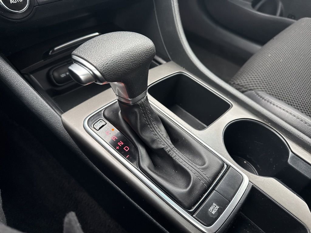 Used 2019 Kia Optima S w/ S Panoramic Sunroof Package image 12