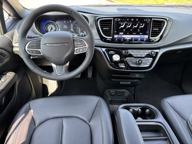 New 2027 Chrysler Pacifica Select FWD image 19