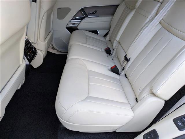 New 2026 Land Rover Range Rover Long Wheelbase SE image 15