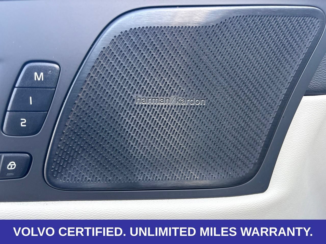 Certified 2024 Volvo XC60 B5 Plus w/ Protection Package Premier AWD/4WD image 16