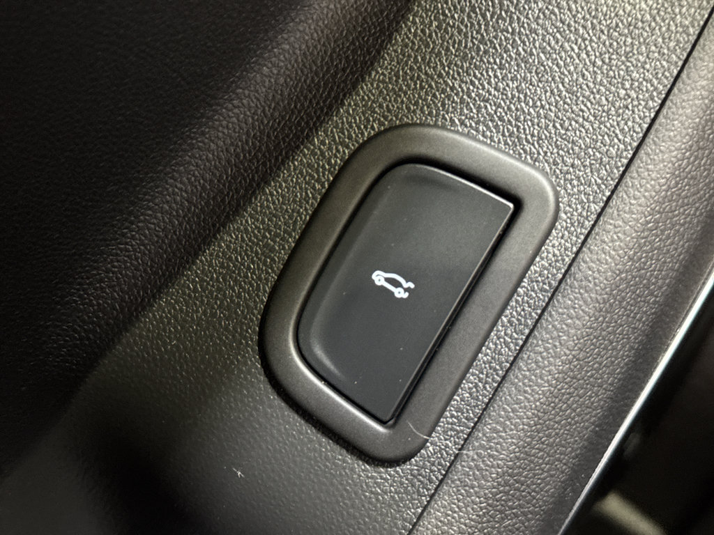 Used 2026 Chevrolet Traverse RS w/ LPO, Floor Liner Package AWD/4WD image 37