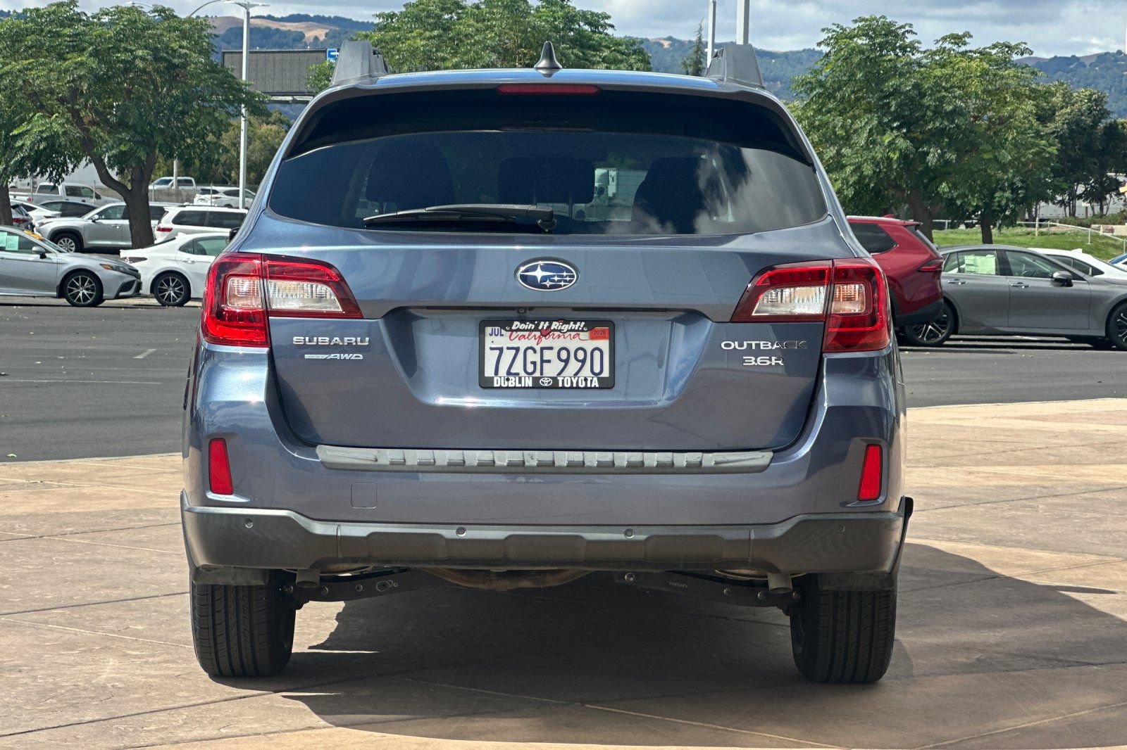 Used 2017 Subaru Outback 3.6R Limited AWD/4WD image 5