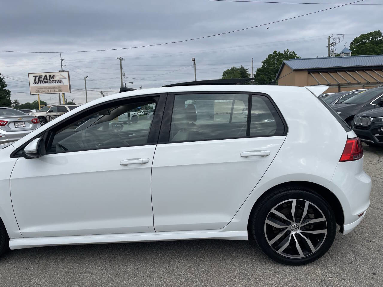 Used 2015 Volkswagen Golf SE FWD image 9