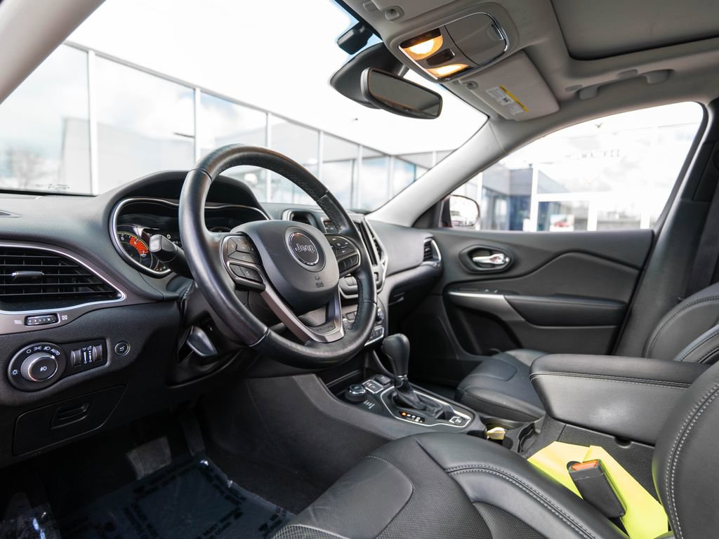 Used 2021 Jeep Cherokee Latitude Lux w/ Sun & Sound Group image 4