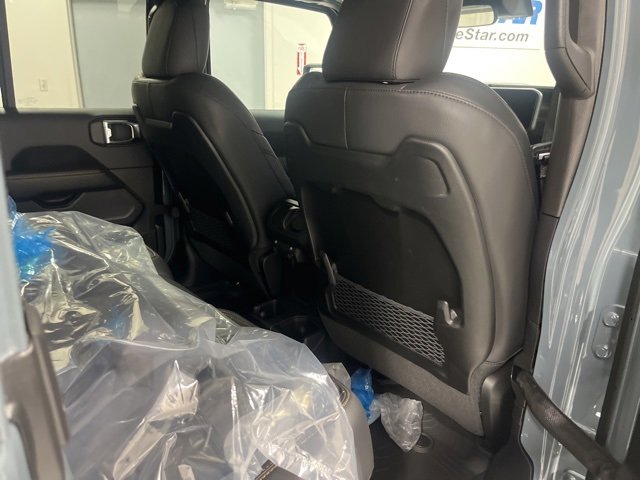 New 2025 Jeep Gladiator Sport image 22