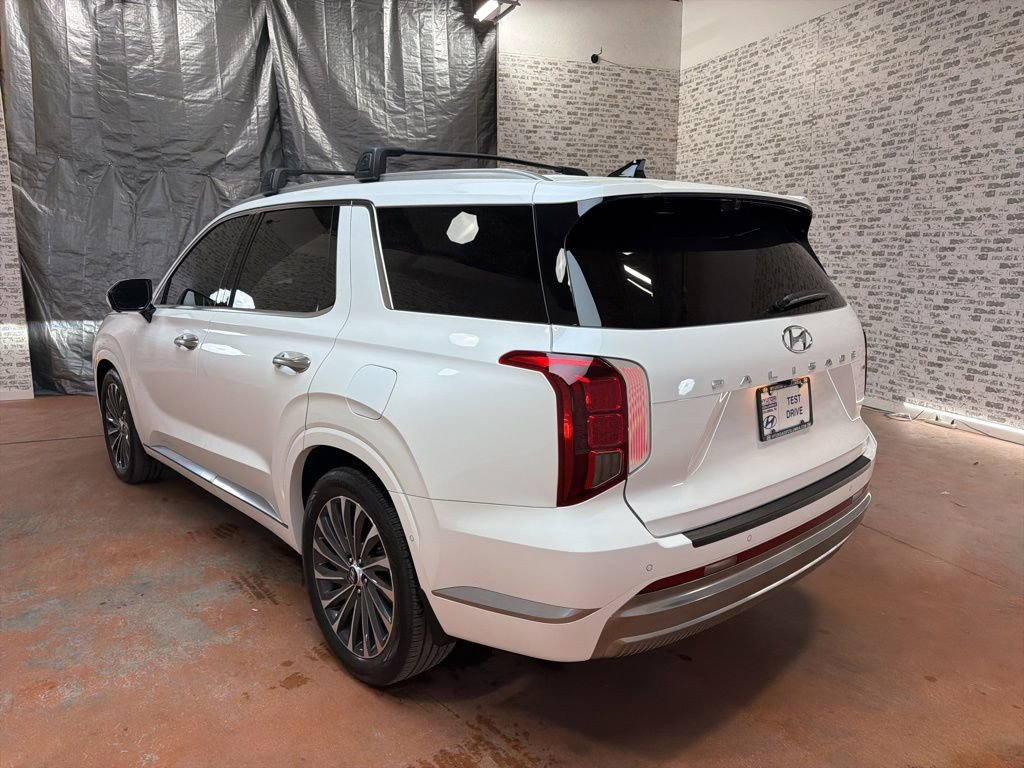 Used 2024 Hyundai Palisade Calligraphy image 5