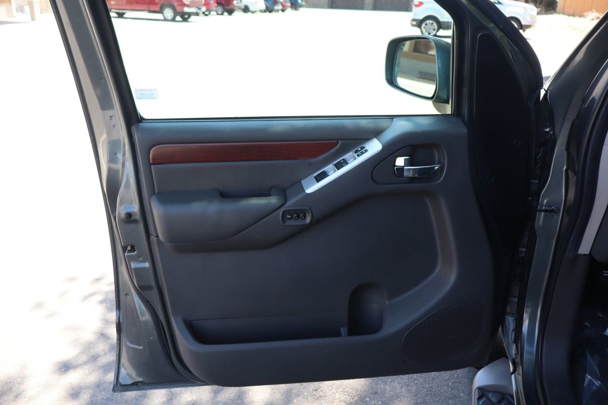 Used 2008 Nissan Pathfinder LE w/ Navigation Pkg AWD/4WD image 25