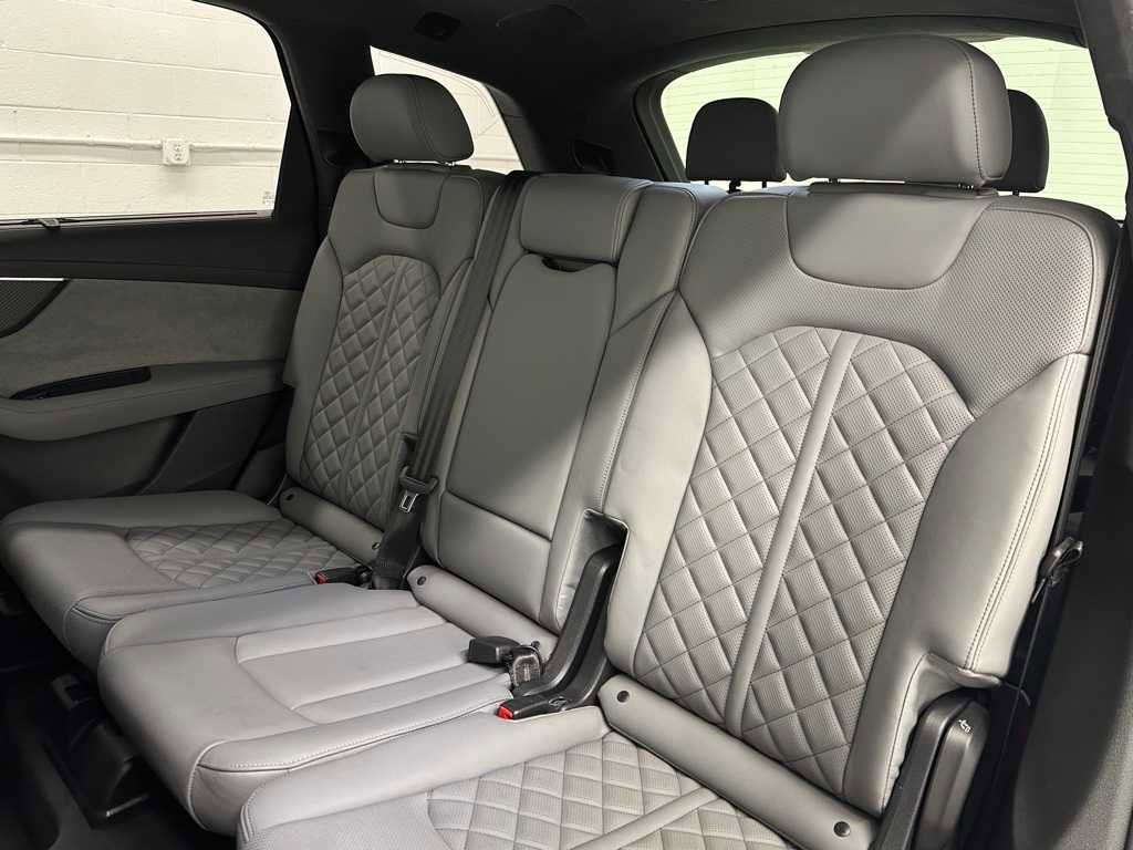 Used 2025 Audi SQ7 Prestige w/ Prestige Package image 16