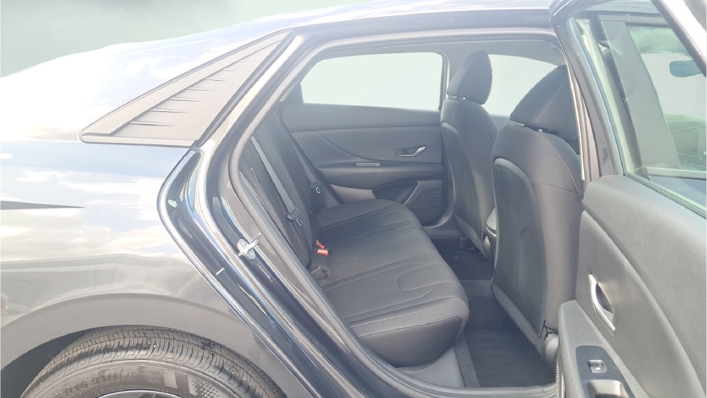 Used 2023 Hyundai Elantra SEL FWD image 26