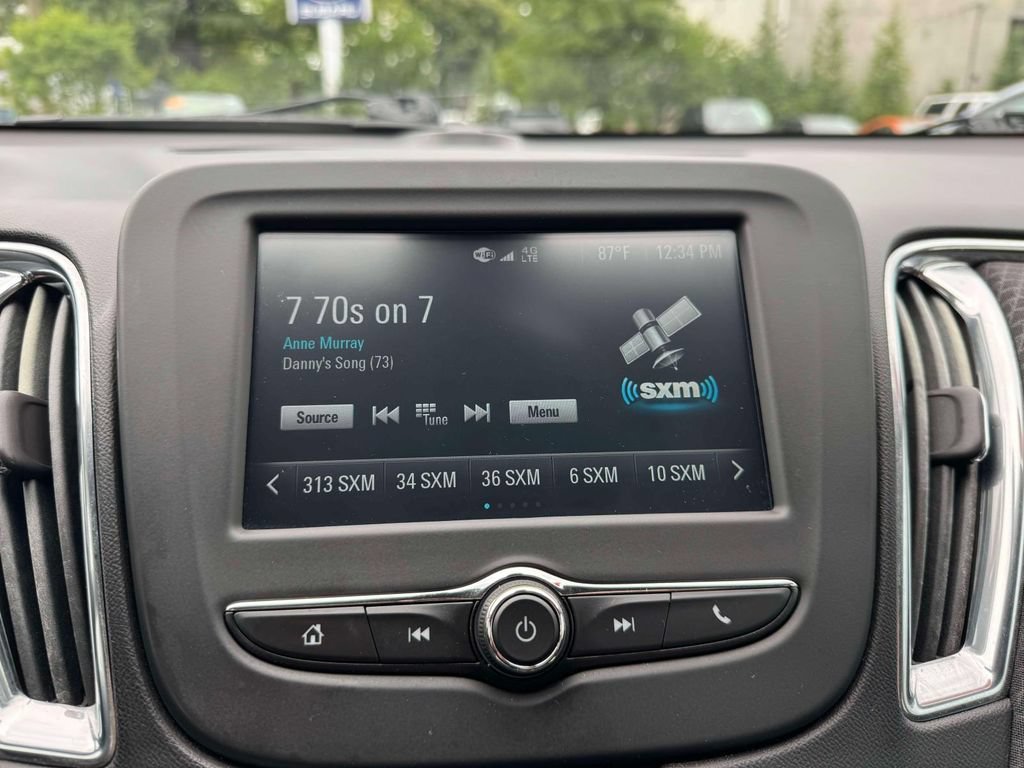 Used 2017 Chevrolet Malibu Hybrid FWD image 30