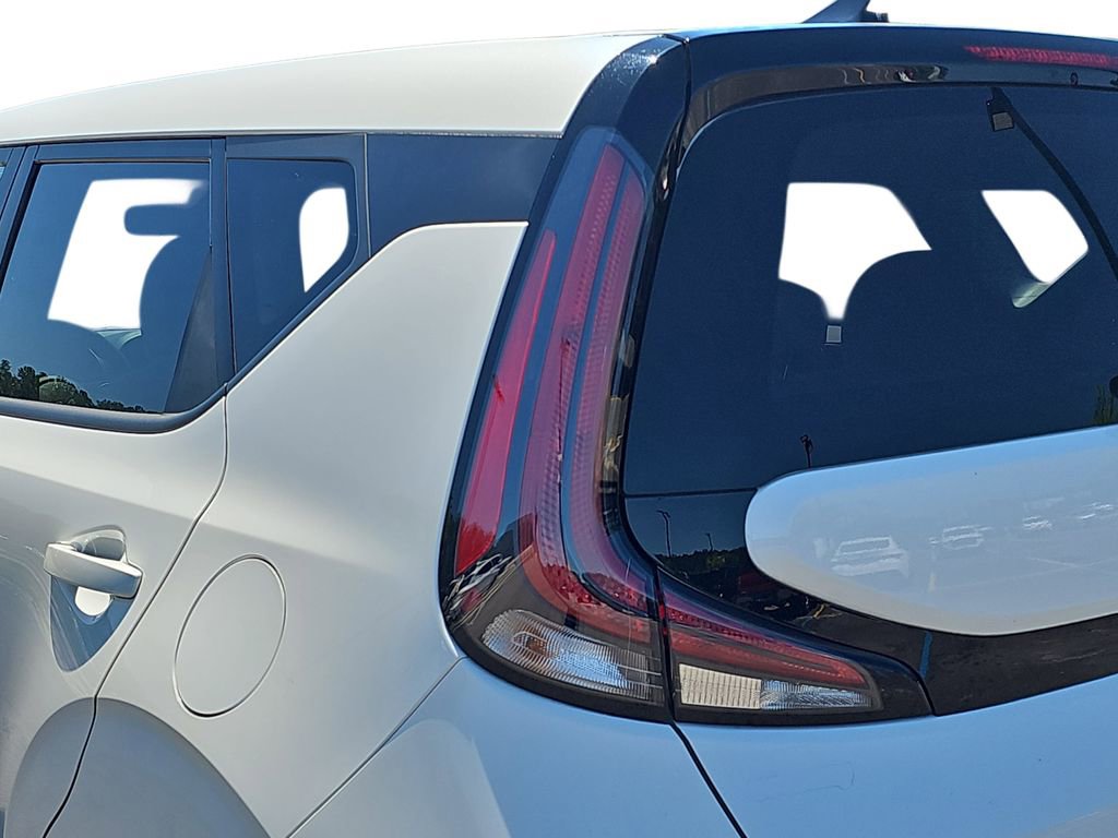 Used 2024 Kia Soul LX FWD image 32