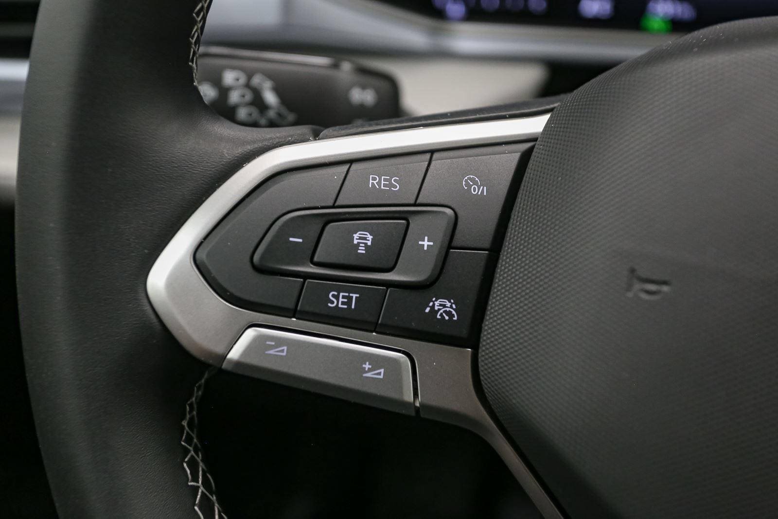 New 2026 Volkswagen Taos SE AWD/4WD image 24