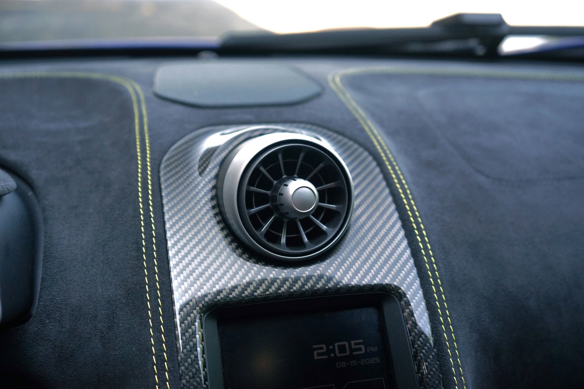 Used 2015 McLaren 650S Spider image 39