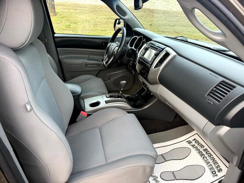 Used 2013 Toyota Tacoma Double Cab V6 4WD image 18