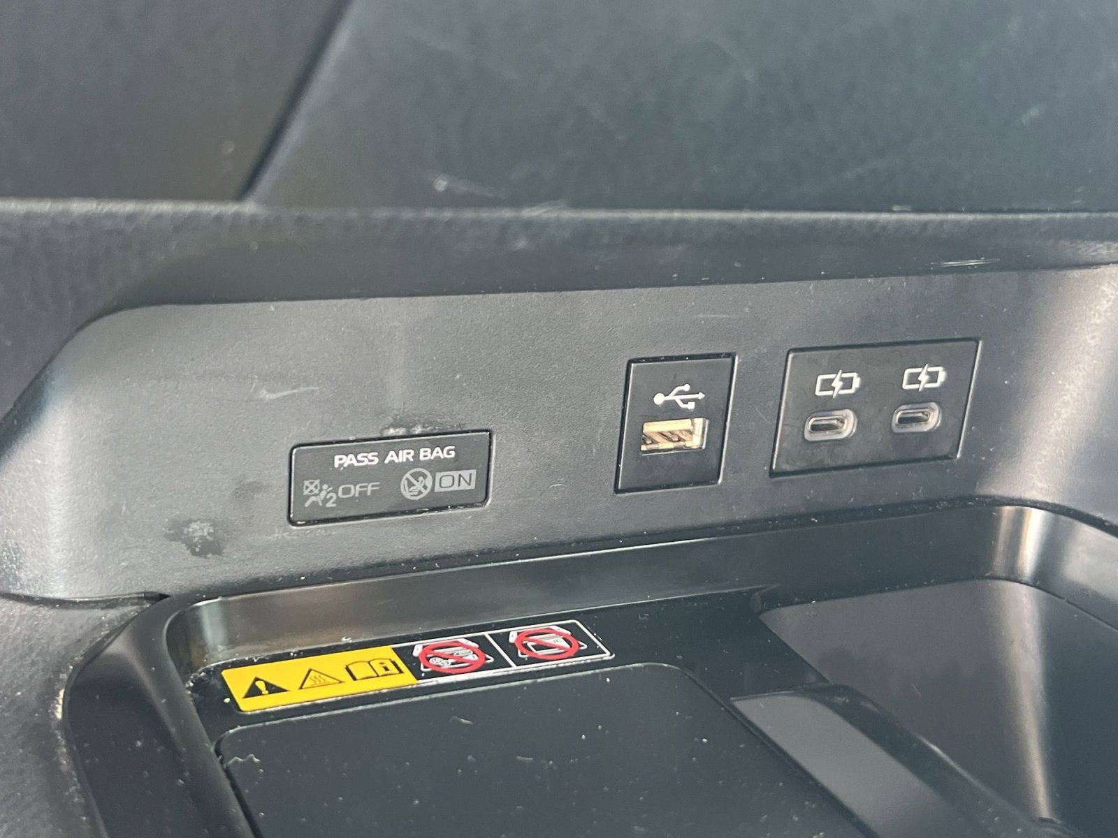 Used 2025 Toyota Camry LE image 28