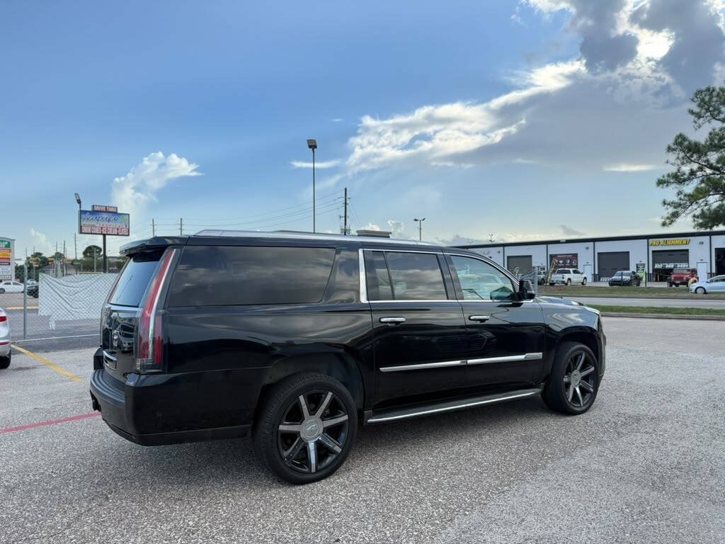 Used 2017 Cadillac Escalade ESV Premium Luxury AWD/4WD image 10