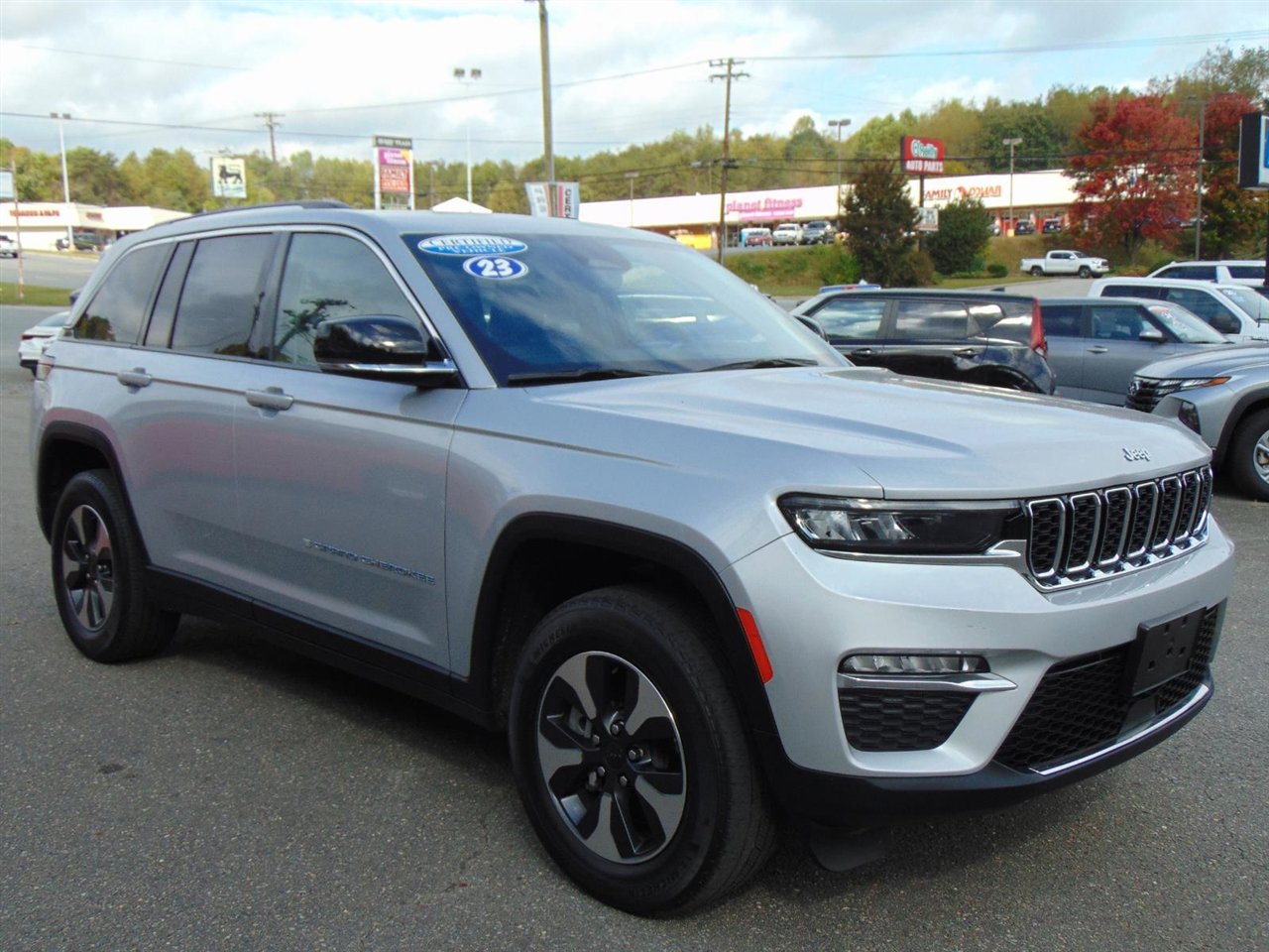 Used 2023 Jeep Grand Cherokee 4WD 4xe image 3