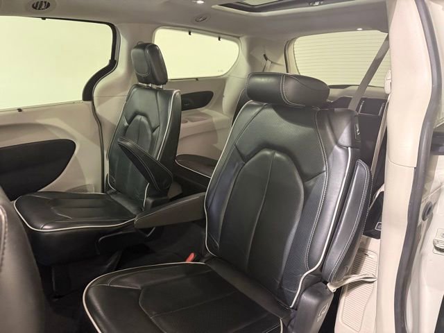 Used 2021 Chrysler Pacifica Limited image 16