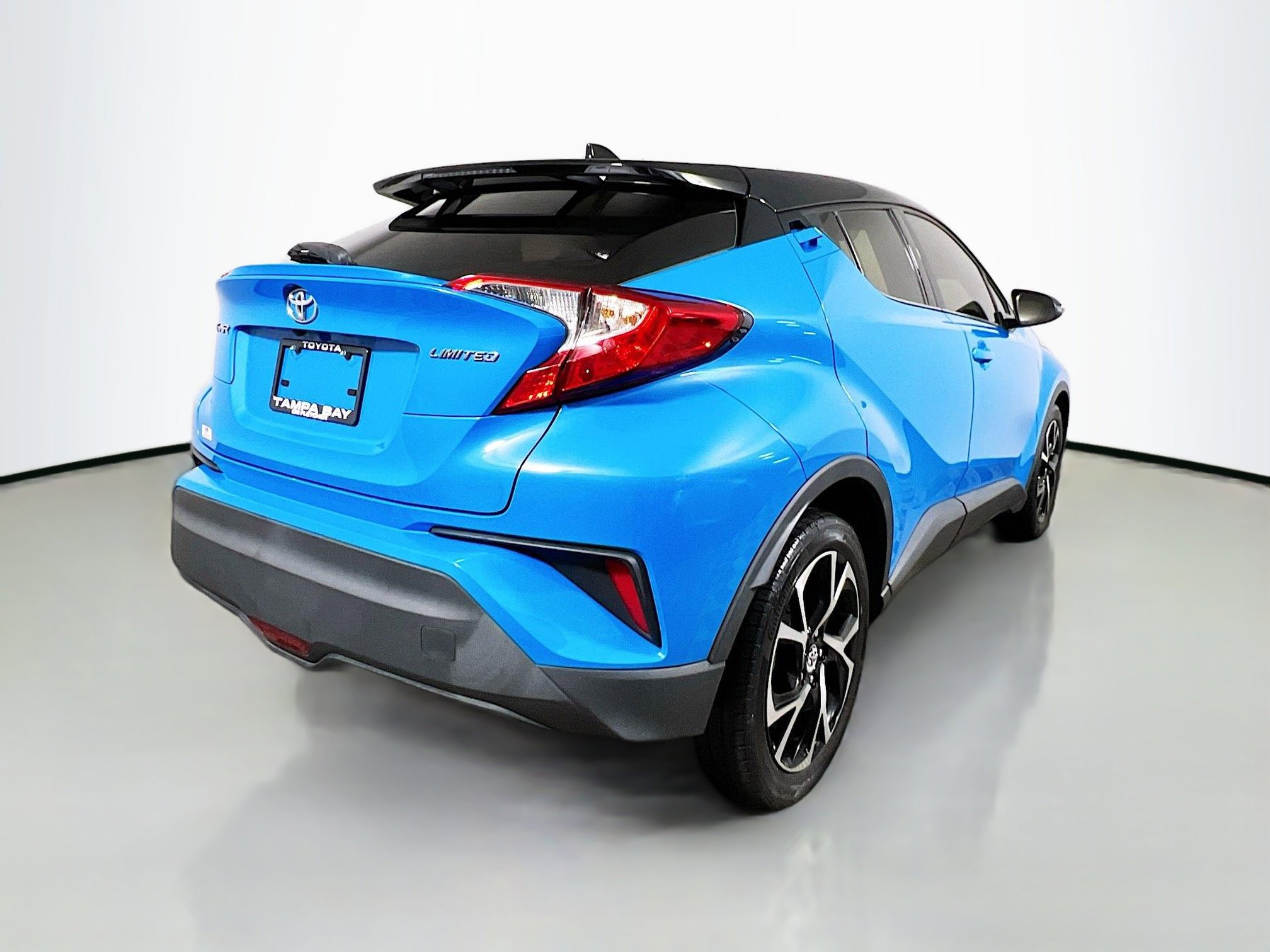 Used 2019 Toyota C-HR Limited image 4