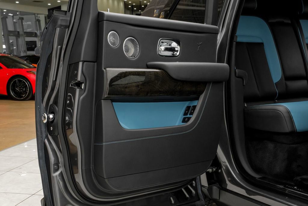 Used 2022 Rolls-Royce Cullinan w/ Cullinan Package AWD/4WD image 58
