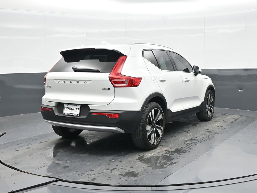 Used 2023 Volvo XC40 B5 Plus w/ Protection Package Premier image 4
